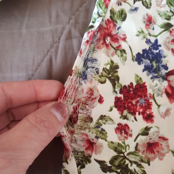 Blue Tassel Anthropologie Maylou Open Shoulder Blouse Floral Crochet Size Medium - Picture 15 of 16